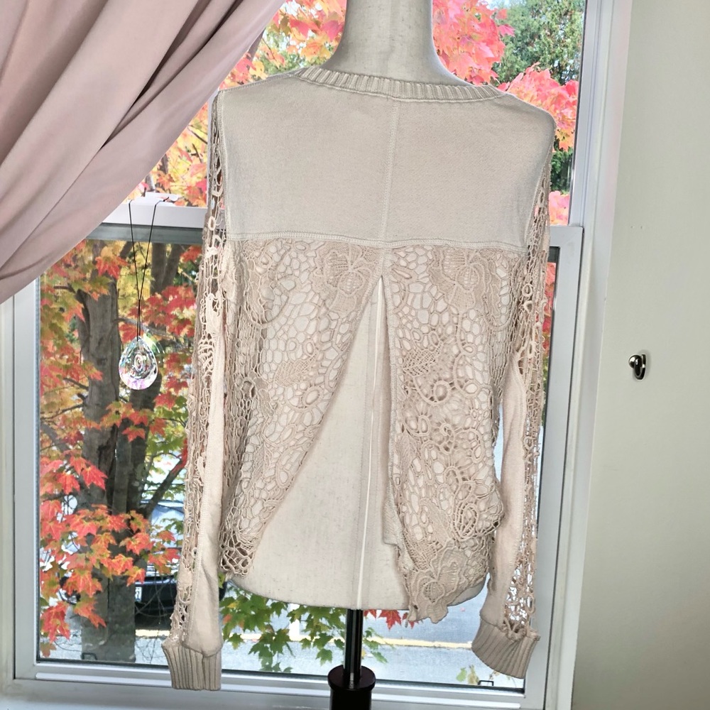 Free people crochet lace top with split back - Picture 4 of 13